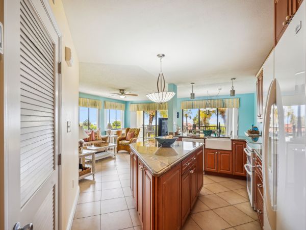 Two Bedroom Beautiful Beachfront Condo in Treasure Island