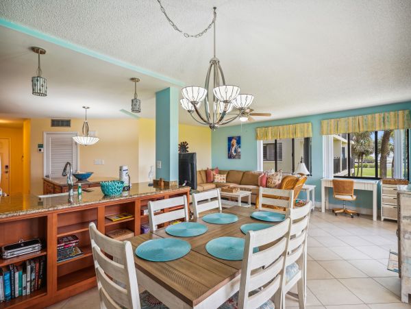 Two Bedroom Beautiful Beachfront Condo in Treasure Island
