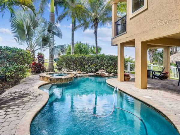 On Beach Treasure Island Vacation Home