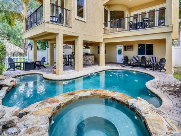 On Beach Treasure Island Vacation Home