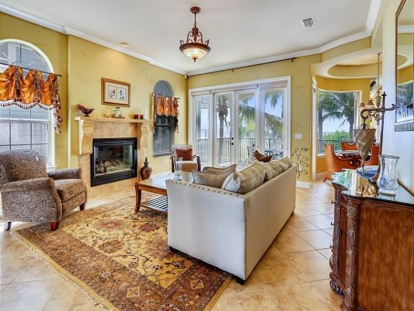 On Beach Treasure Island Vacation Home