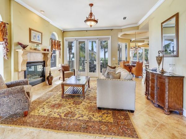 On Beach Treasure Island Vacation Home