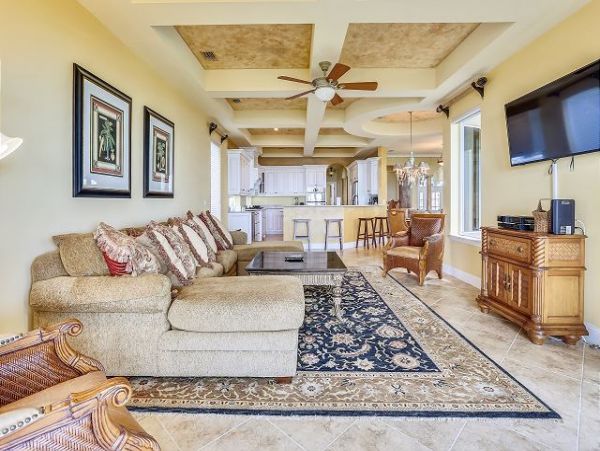 On Beach Treasure Island Vacation Home