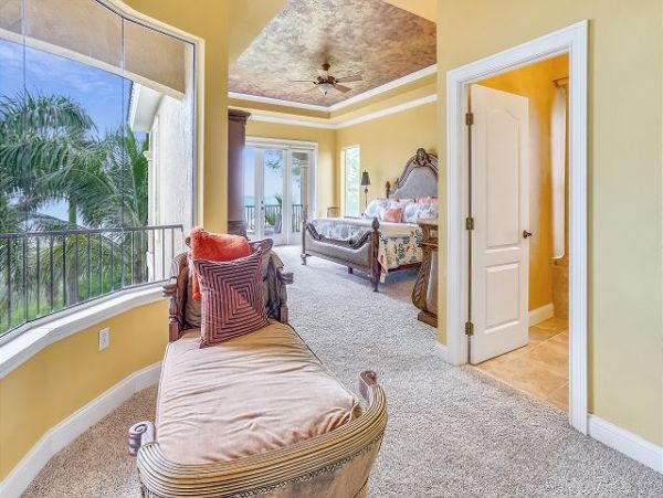 On Beach Treasure Island Vacation Home