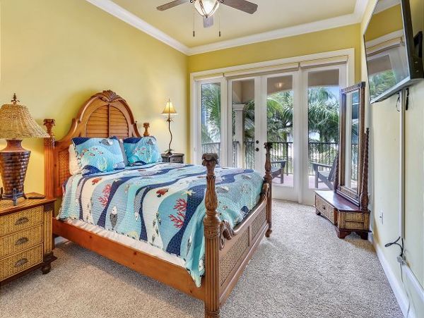 On Beach Treasure Island Vacation Home