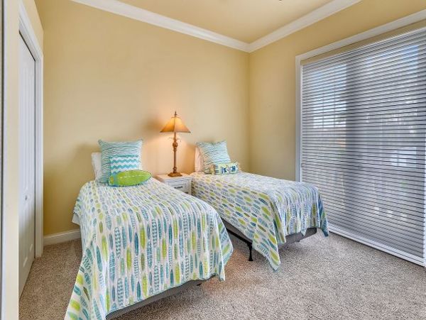 On Beach Treasure Island Vacation Home