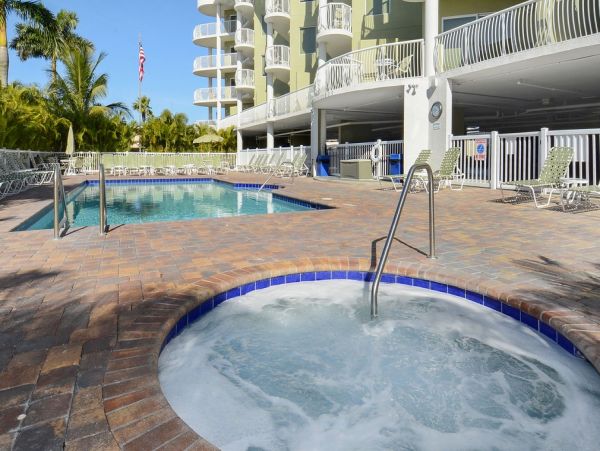 Lovely Condo Across the Street from the Warm Sand