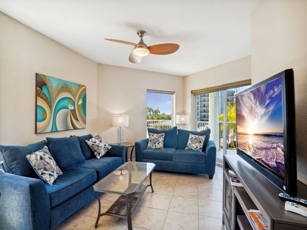 Lovely Condo Across the Street from the Warm Sand