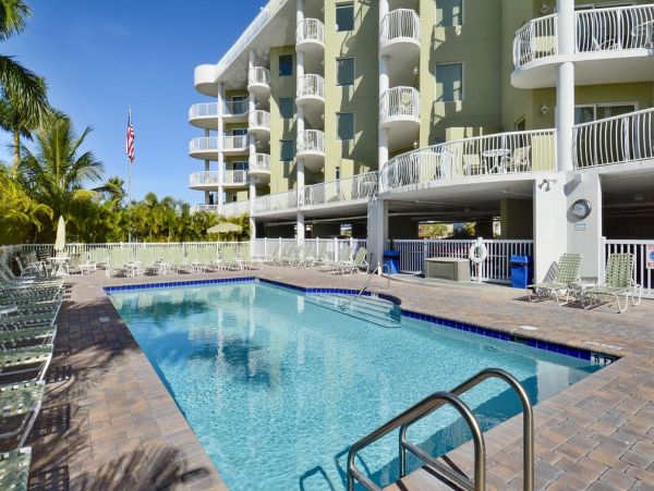 Lovely Condo Across the Street from the Warm Sand