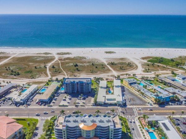 Lovely Condo Across the Street from the Warm Sand