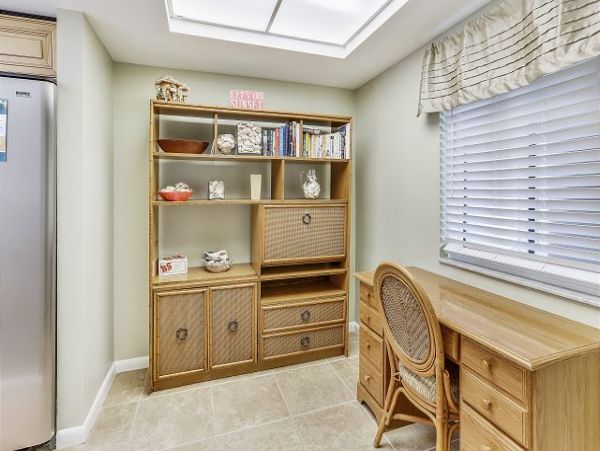 2 Bedroom Condo with easy access to the Bay & Beach