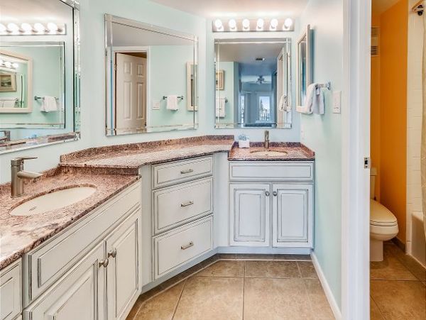 2 Bedroom Condo with easy access to the Bay & Beach