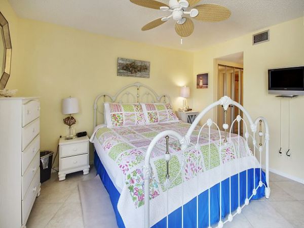 Treasure Island Condo 1011733