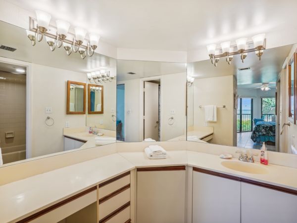 Beachfront Condo with Gulf Views and Resort Amenities on Treasure Island