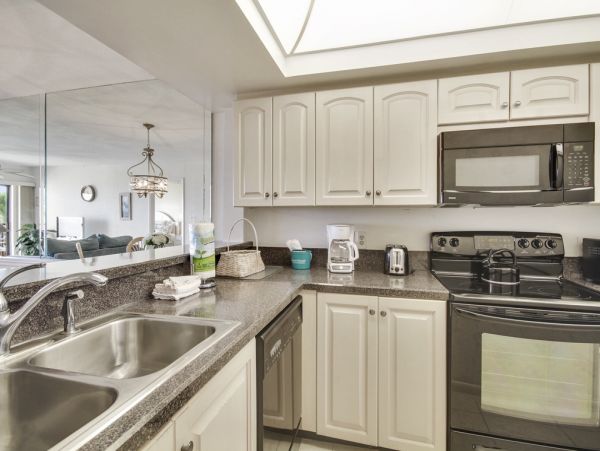 Beachfront Condo with Gulf Views and Resort Amenities on Treasure Island