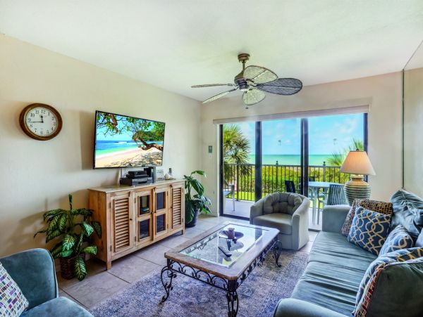 Beachfront Condo with Gulf Views and Resort Amenities on Treasure Island