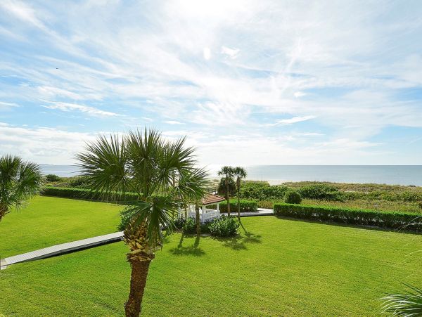 Beachfront Condo with Gulf Views and Resort Amenities on Treasure Island
