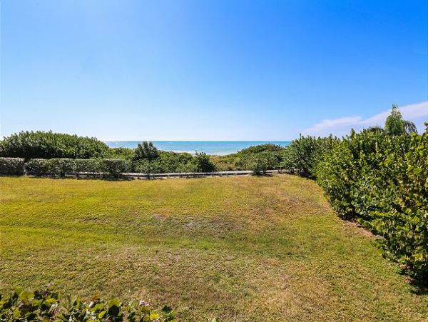 Treasure Island Easy Access to Beach & Bay 2 Bedroom Condo