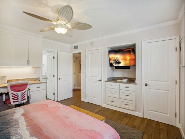 Treasure Island Lovely Condo