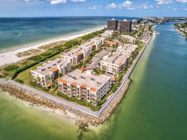 Treasure Island Lovely Condo