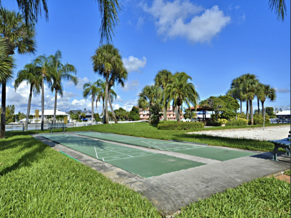 Treasure Island Lovely Condo