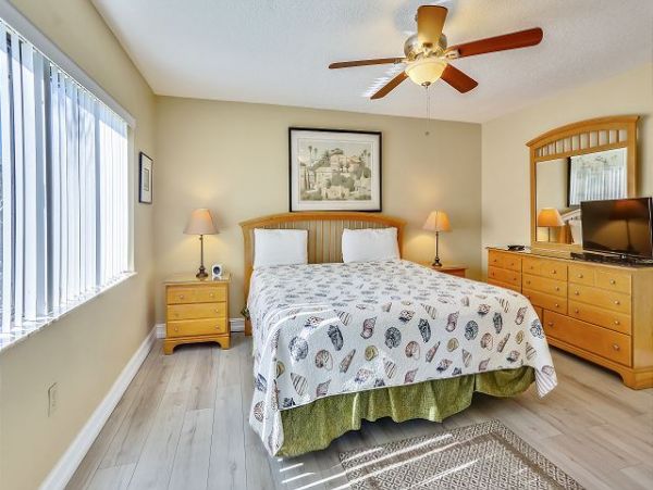 Treasure Island Condo 1011751