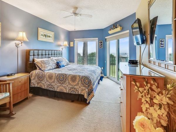 Two Bedroom Treasure Island Condo Sleeps Six