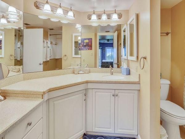 Two Bedroom Treasure Island Condo Sleeps Six
