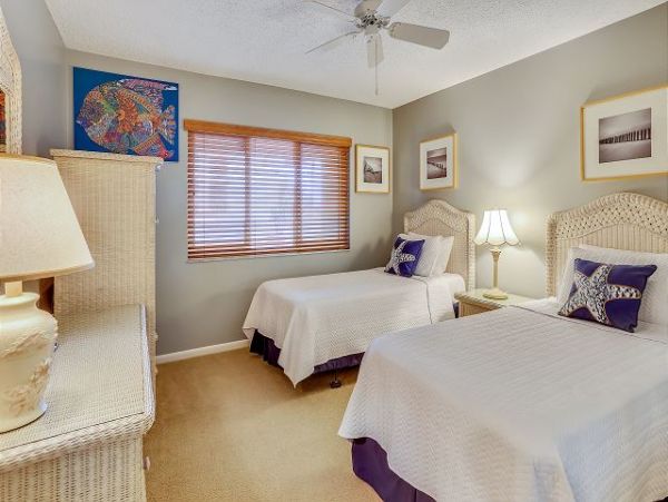 Two Bedroom Treasure Island Condo Sleeps Six