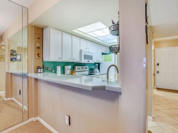 Two Bedroom Treasure Island Condo Sleeps Six