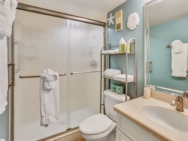 Two Bedroom Treasure Island Condo Sleeps Six