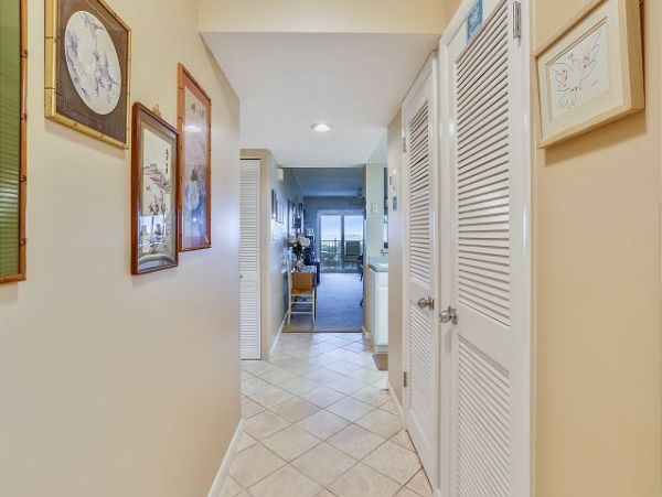 Two Bedroom Treasure Island Condo Sleeps Six
