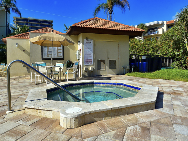 Best of Both Bay & Beach in Treasure Island Beautiful Condo