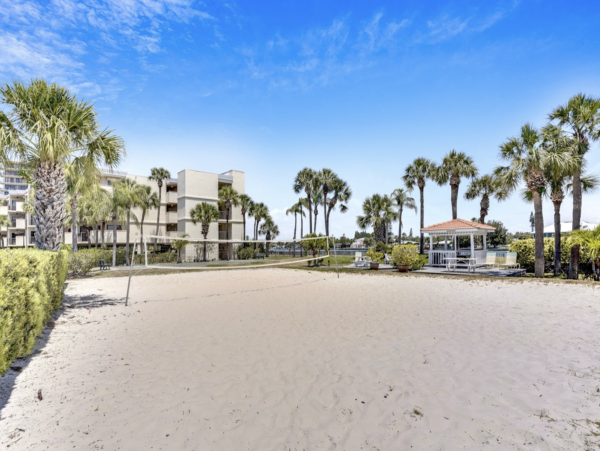 Best of Both Bay & Beach in Treasure Island Beautiful Condo