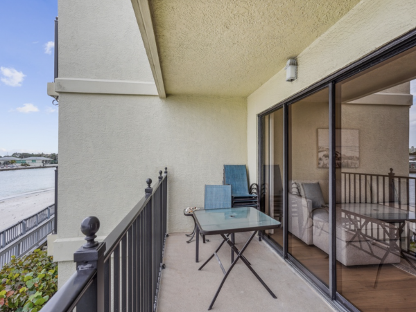 Best of Both Bay & Beach in Treasure Island Beautiful Condo