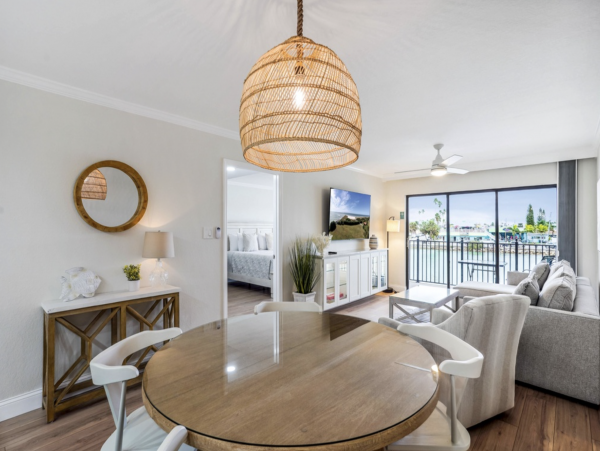 Best of Both Bay & Beach in Treasure Island Beautiful Condo