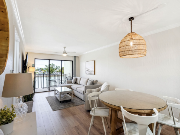 Best of Both Bay & Beach in Treasure Island Beautiful Condo