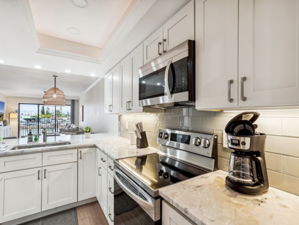Best of Both Bay & Beach in Treasure Island Beautiful Condo