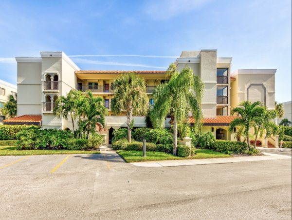 Magnificent Treasure Island Vacation Condo with GREAT Amenities.