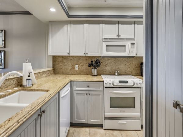 Magnificent Treasure Island Vacation Condo with GREAT Amenities.