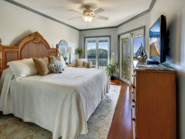 Magnificent Treasure Island Vacation Condo with GREAT Amenities.