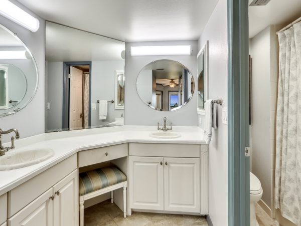 Magnificent Treasure Island Vacation Condo with GREAT Amenities.