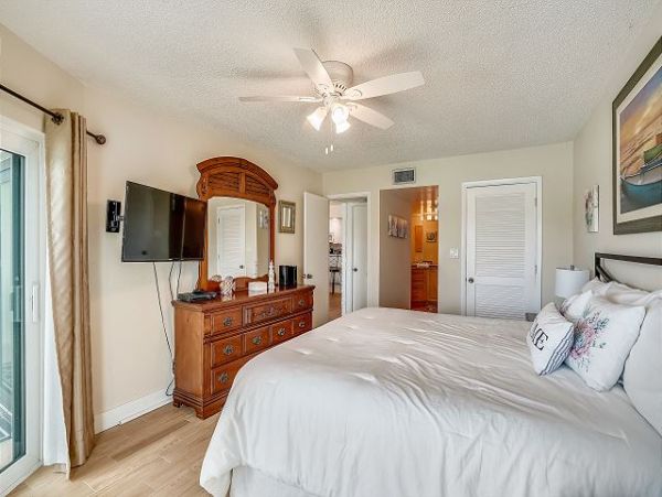 Treasure Island Condo 1011763