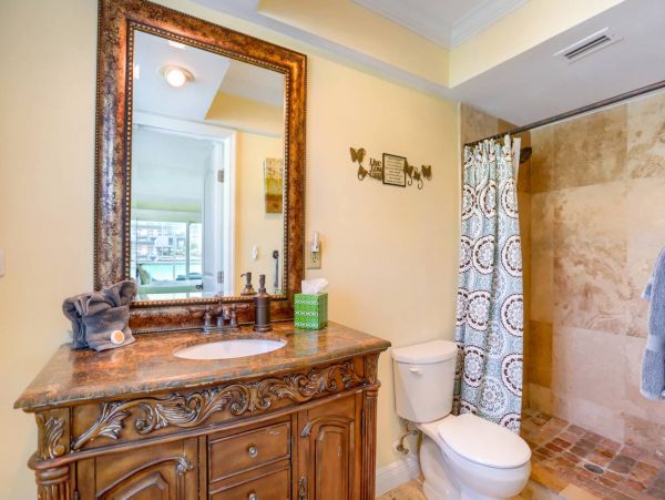 Canal-front Pool Vacation Home in Clearwater Sleeps 6