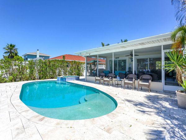 Canal-front Pool Vacation Home in Clearwater Sleeps 6