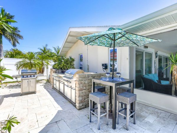 Canal-front Pool Vacation Home in Clearwater Sleeps 6