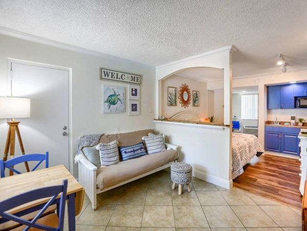 1 Bedroom Condo across the street from the beach