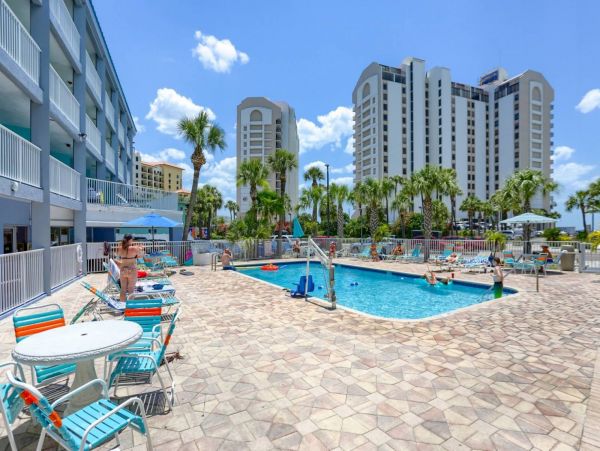 1 Bedroom Condo across the street from the beach