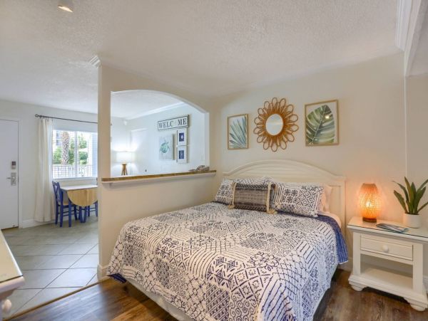 1 Bedroom Condo across the street from the beach