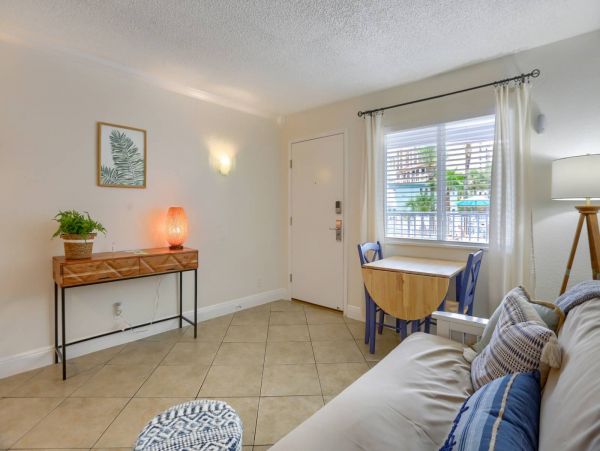 1 Bedroom Condo across the street from the beach